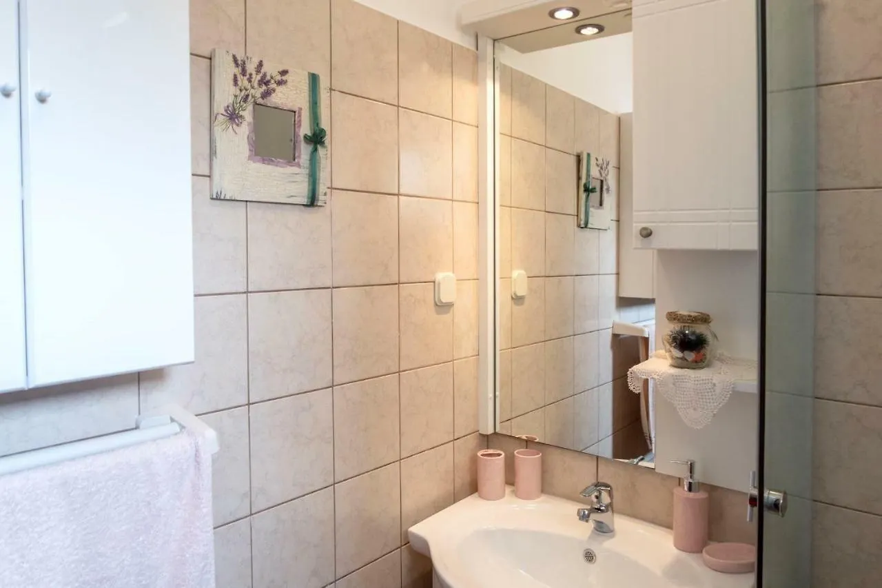 Apartment In Malinska 34911